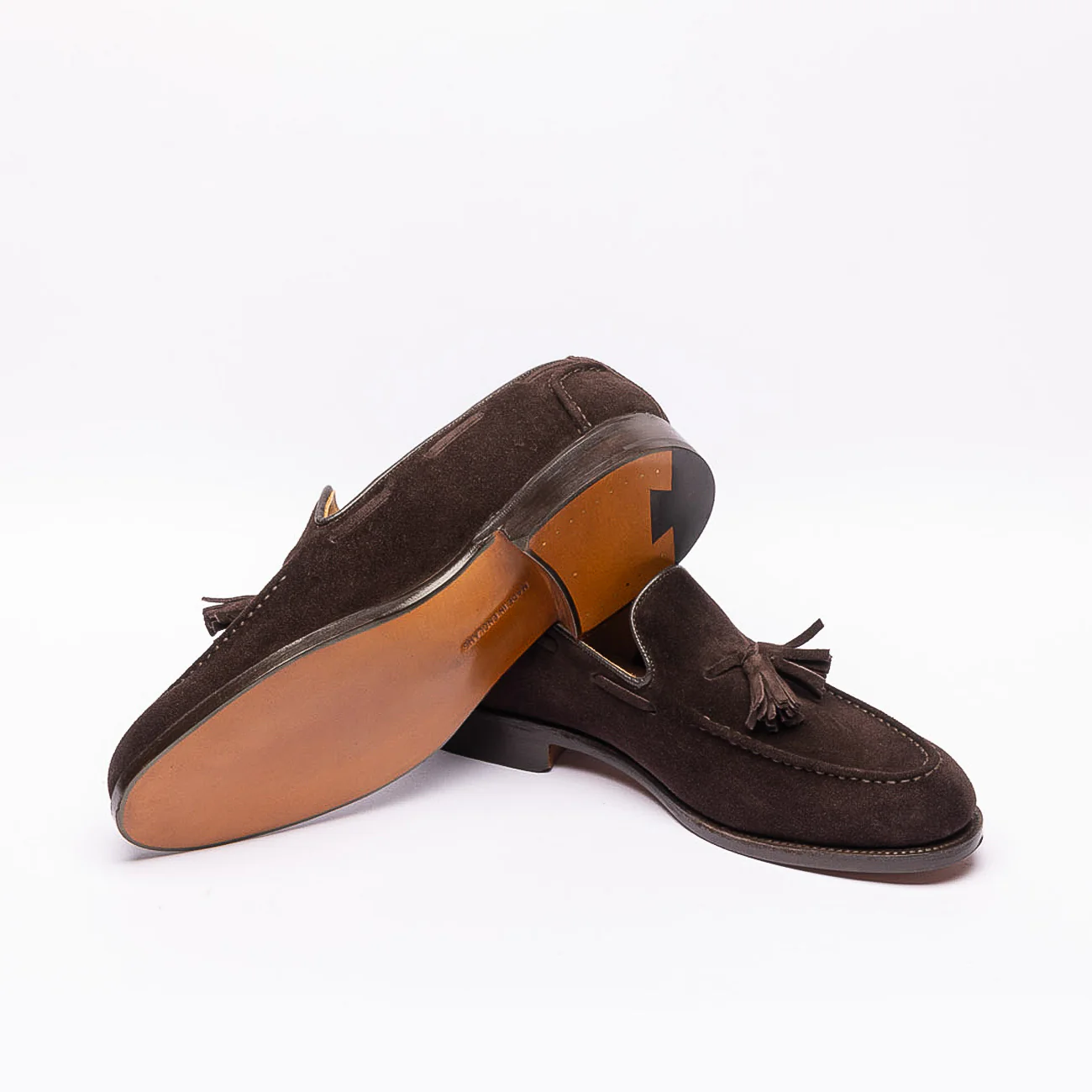 Mocassino con nappine Tricker's Chelsea in camoscio marrone - immagine 5
